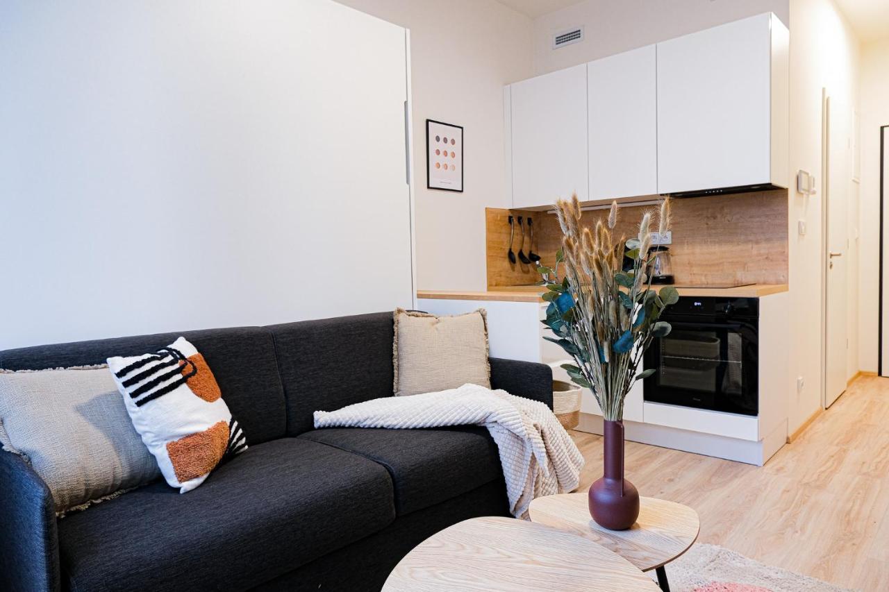 Mymozart Apartments Prague By Rentero Property المظهر الخارجي الصورة